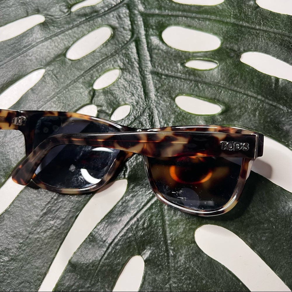 Tod’s Tortoiseshell Sunglasses - image 5
